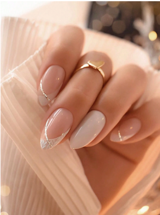 24 Pieces Of Glossy Almond Shaped Wearing Nails