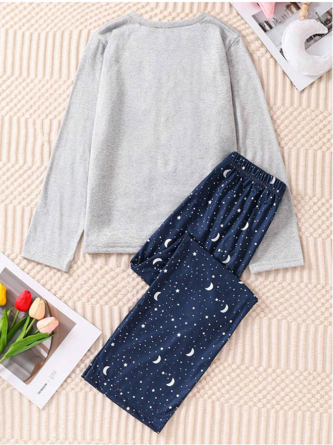 A Two-Piece Set Of Fashionable And Casual Home Clothes